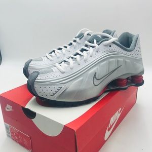 Nike Shox R4 white & silver comfort sneakers